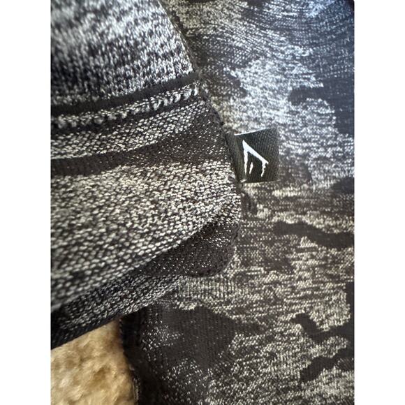 Gymshark Black Camo Leggings - Picture 6 of 6